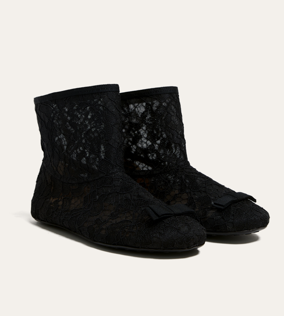 Brave Pudding Launches 7 Powerful New “Evening Lace” Sock‑Shoe for Women